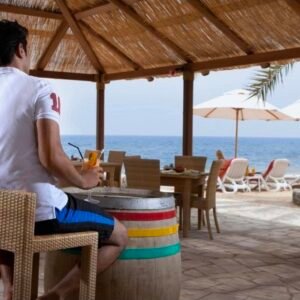 Breakers Beach Bar & Lounge⁩